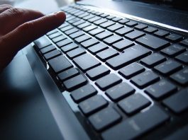 Cuáles son las 5 formas de violencia digital más comunes (y cómo protegerse).